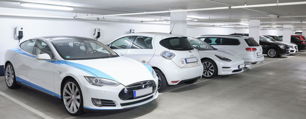 MENNEKES Elektroautos, Firmenparkplatz Ladestation - Ladeinfrastruktur für Unternehmen Hotel Tiefgarage